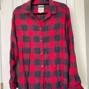American Eagle Outfitters Red and Black Plaid Button Down Shirt